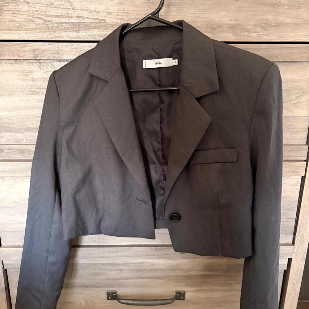Adika Cropped Black Blazer Jacket
